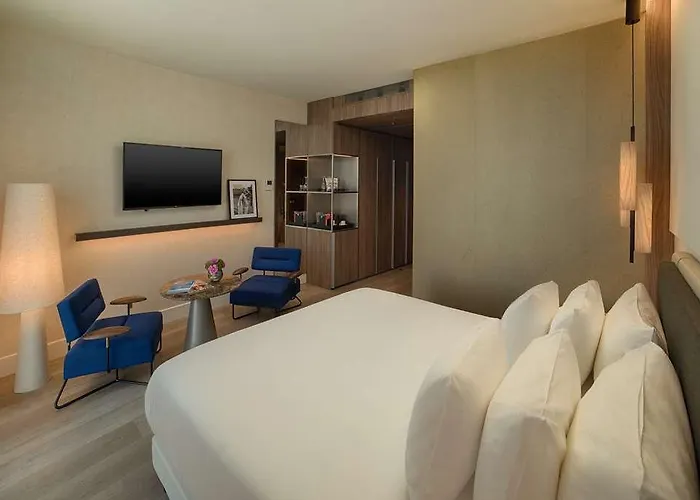 Nh Collection Life Hotell 4*