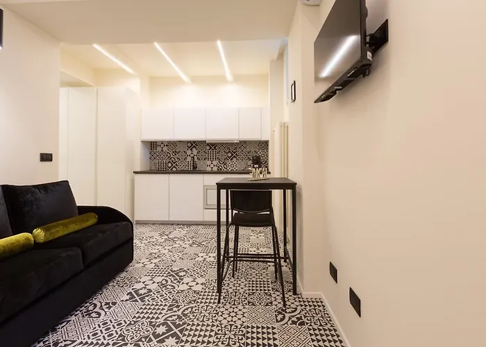 Pay60 -crescenzago- Luxury Yellow House מילאנו