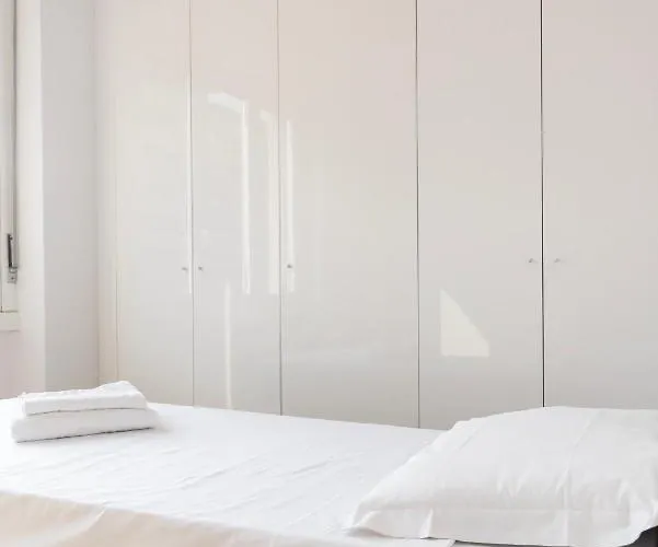 Youhosty - Gioia 1 Big Apartamento Milão
