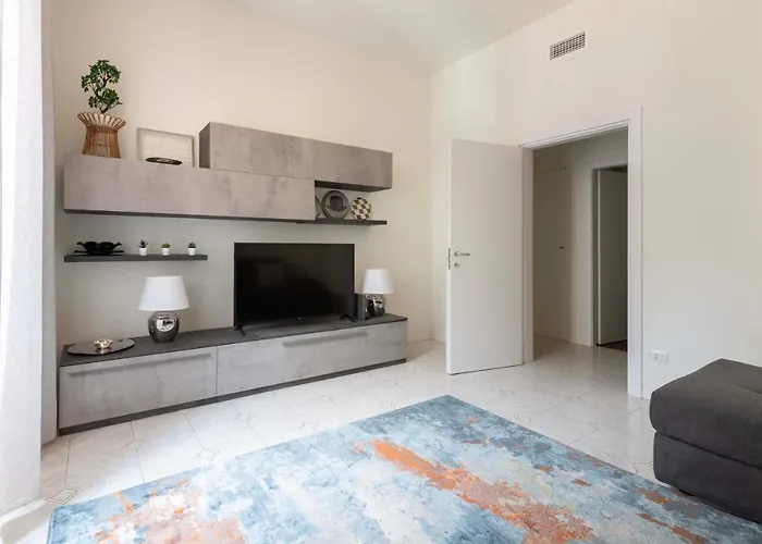 Voyager - 6 Guests, 2 Bd & 2 Bh, Neighborhood Апартаменты Милан