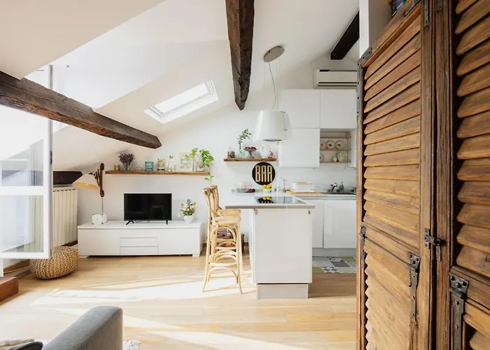 Easylife - - Sottocorno 5a - Historic Center Lejlighed *