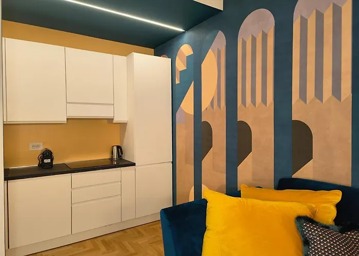Luxury 2 Bedrooms And 2 Baths In Downtown With Ac, Wifi, Subway Aiport Conneted דירה