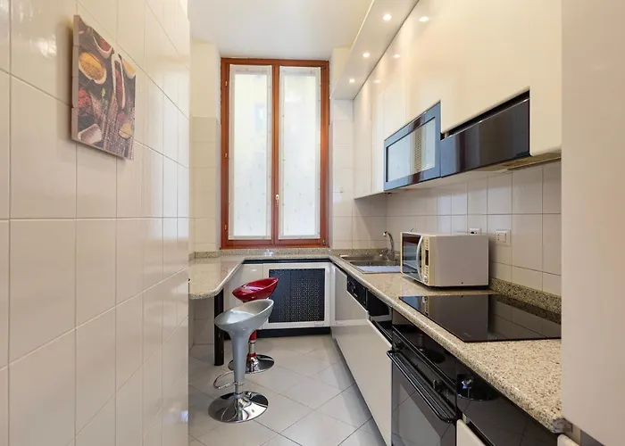 Flat In Citylife Near Metro! * ميلان