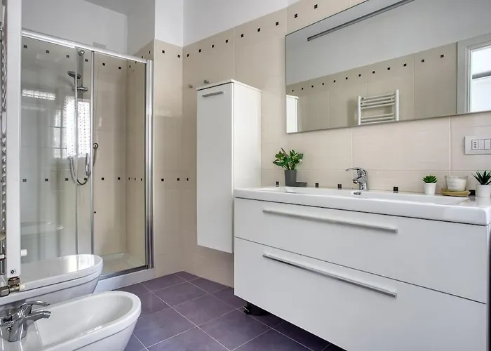 Comfy And Central * Милан