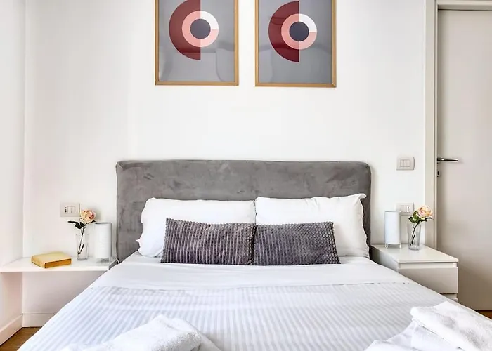 Comfy And Central Милан