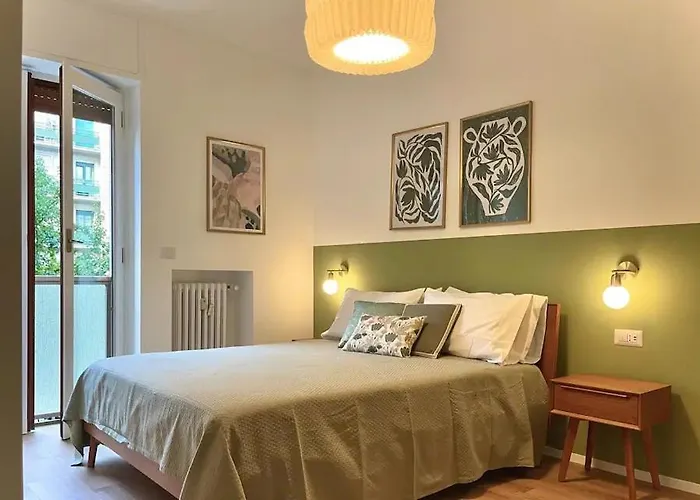 Luxury 2 Bedroom Apartament, Close To San Siro, Fiera And 10 Min Metro To Duomo Lägenhet
