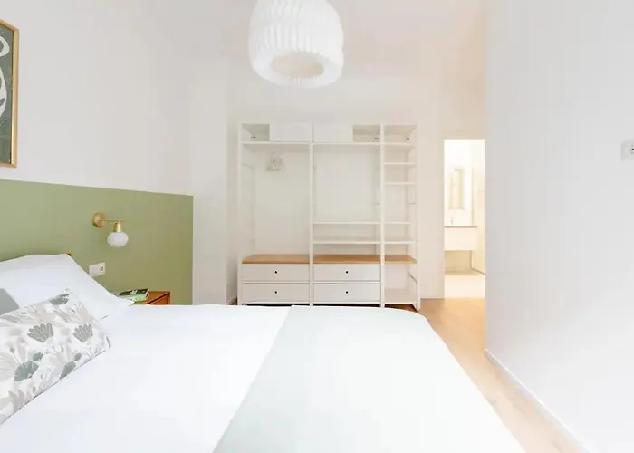 Luxury 2 Bedroom Apartament, Close To San Siro, Fiera And 10 Min Metro To Duomo *