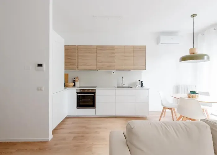 Luxury 2 Bedroom Apartament, Close To San Siro, Fiera And 10 Min Metro To Duomo Lägenhet Milano