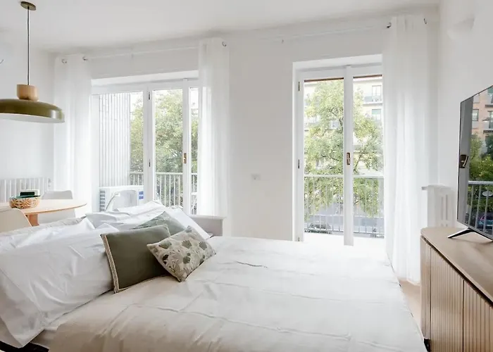 Lägenhet Luxury 2 Bedroom Apartament, Close To San Siro, Fiera And 10 Min Metro To Duomo *