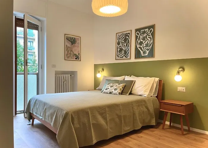 Luxury 2 Bedroom Apartament, Close To San Siro, Fiera And 10 Min Metro To Duomo Lägenhet