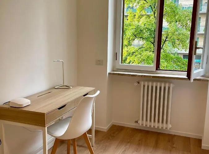 Luxury 2 Bedroom Apartament, Close To San Siro, Fiera And 10 Min Metro To Duomo Lägenhet *