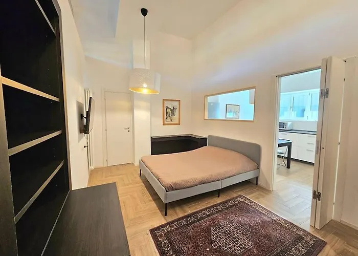 Grazioso Bilocale Ristrutturato Vicino Stazione/metro Apartment *