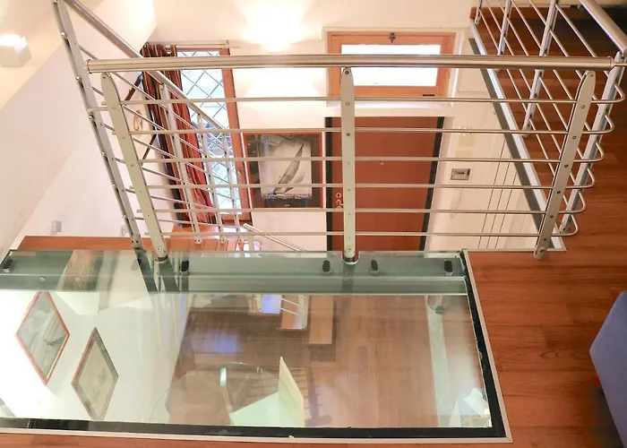 Charming In The Navigli District - 4 People アパート
