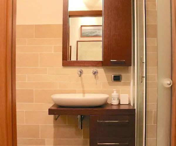 Charming In The Navigli District - 4 People アパート *