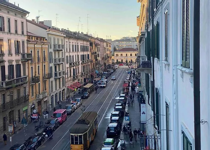 Fiorenti - Navigli Ringhiera House Милан