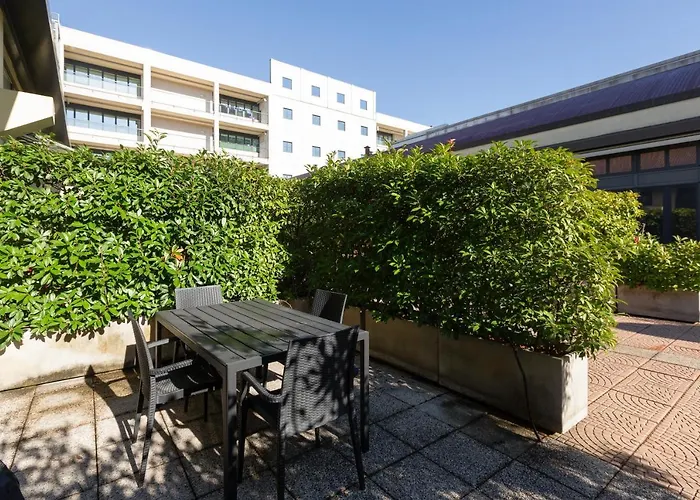 Guesthost - Vigentino Loft With Terrace * מילאנו