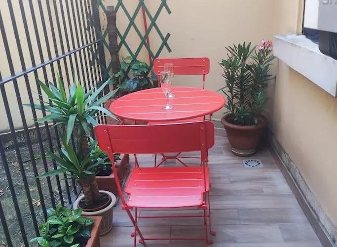 Appartamento Monolocale Intimo Con Terrazzino *