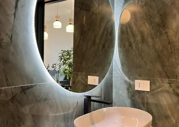 Yls Luxury Милан