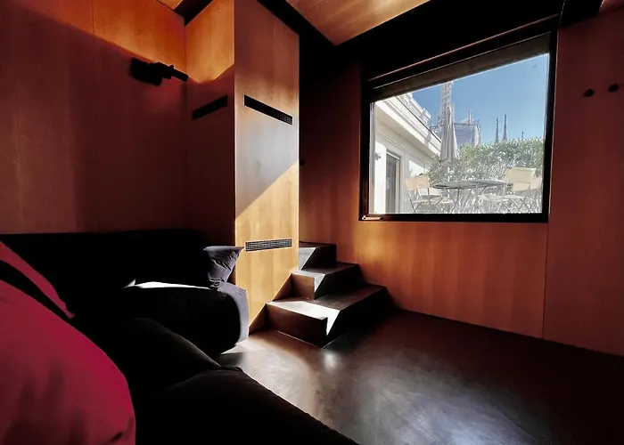Big Duomo View Sailboat-inspired Penthouse Milánó