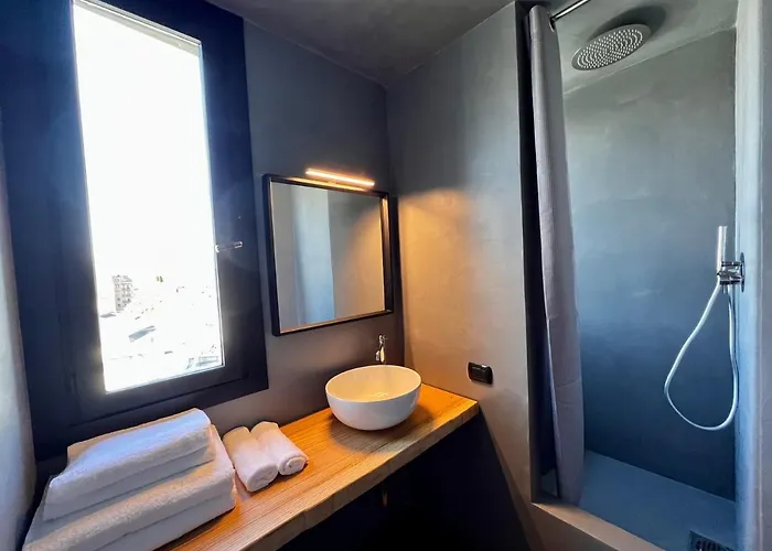 Big Duomo View Sailboat-inspired Penthouse Apartman *