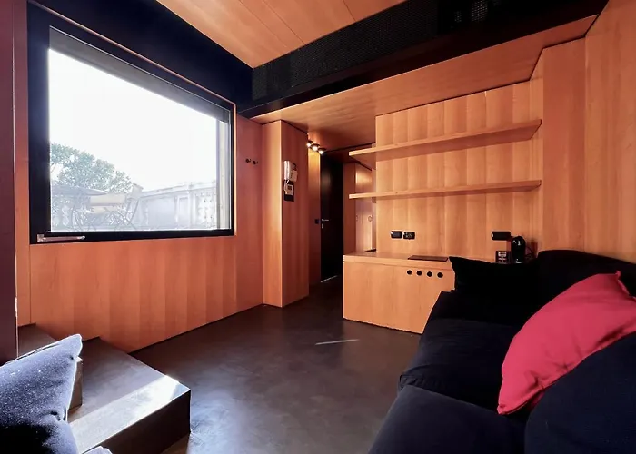 Big Duomo View Sailboat-inspired Penthouse Milánó