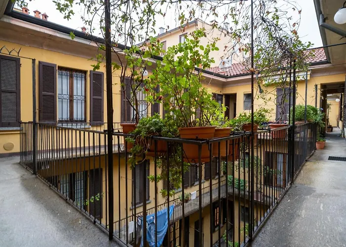 Bamboo House - Floor Just 15 Minutes From Duomo Milan