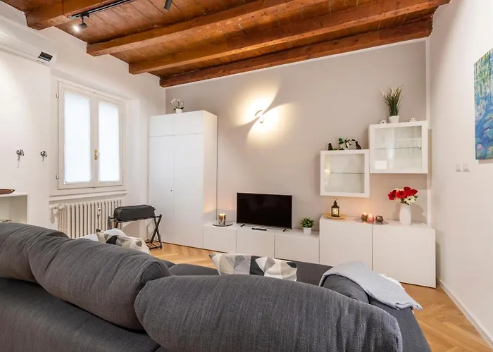 Monte Nero, 62 - Comodo E In Posizione *