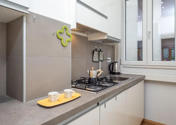 5 Guests - Modern With Balcony Милан