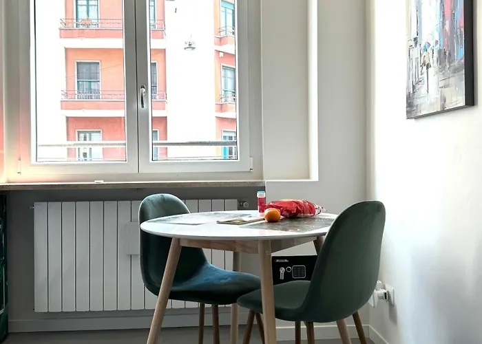 Rainbow Flat- Monolocale Luminoso Lejlighed *