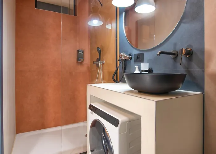 Lejlighed Rainbow Colorful By Station *