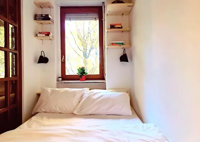 Casa Cloclo: Design & Vintage Above Subway Apartmán *