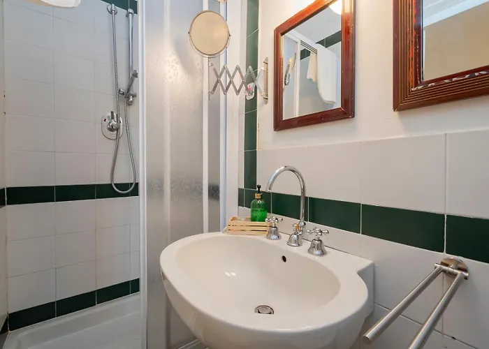 Xenia - Luminous At Navigli Tram Theme Apartman