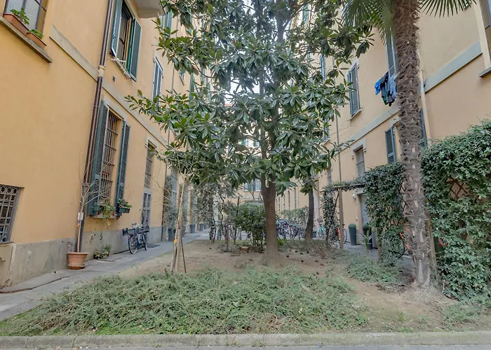 2 Bedroom - Buzzi Hospital, Sempione, Mico, 100mt Metrom5 Milaan