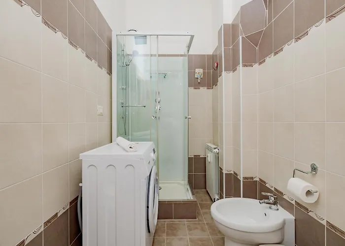 2 Bedroom - Buzzi Hospital, Sempione, Mico, 100mt Metrom5 * Milaan