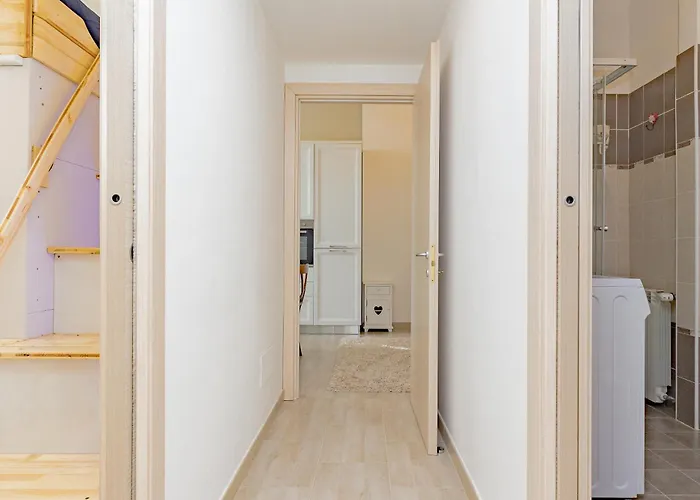 2 Bedroom - Buzzi Hospital, Sempione, Mico, 100mt Metrom5 * Milaan