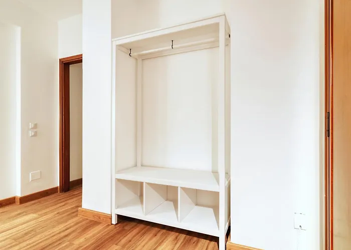 Joivy Chic 3-bed Flat Near Colonne Di San Lorenzo