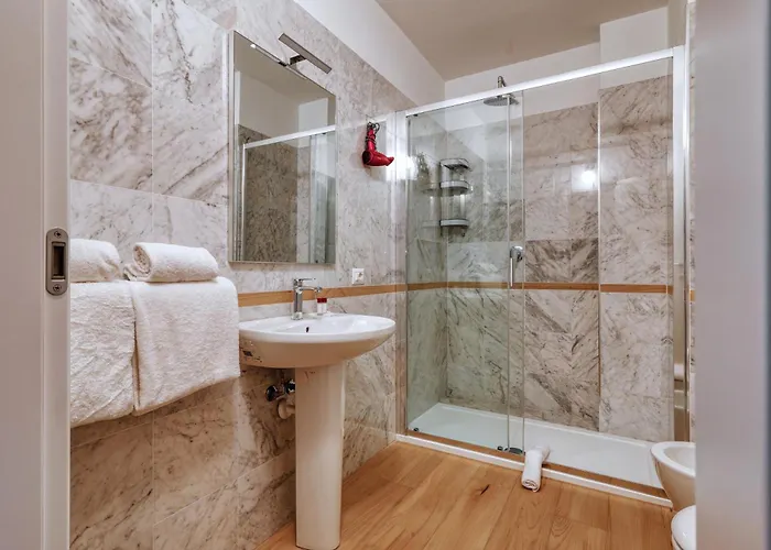 Joivy Chic 3-bed Flat Near Colonne Di San Lorenzo