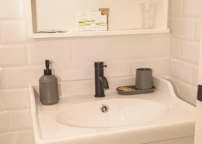 Iconic House Navigli - Bilocale Moderno Ed Elegante Апартаменты *