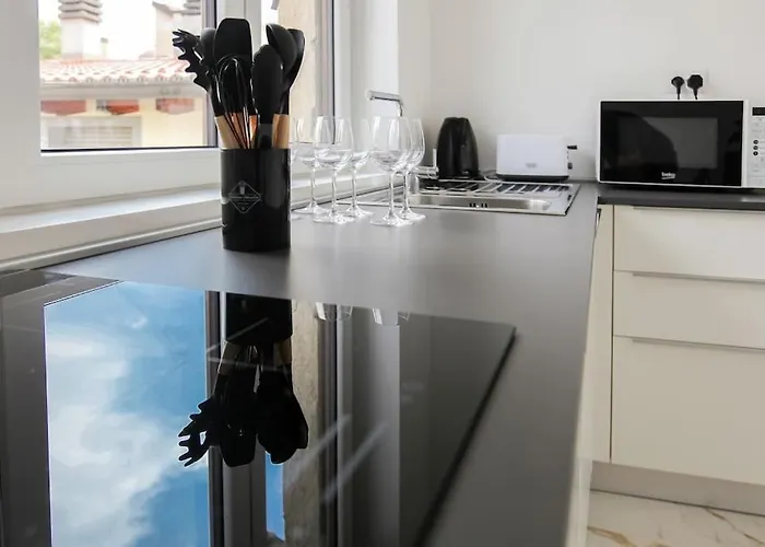 Hacca Collection - Bocconi, Porta Romana 2br Lägenhet