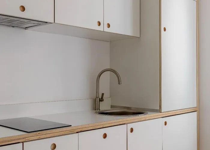 Homey Navigli شقة
