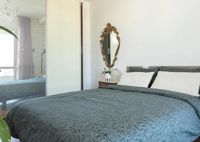 アパート Two Spacious Bedrooms 1 Minute To Metro Stop ミラノ