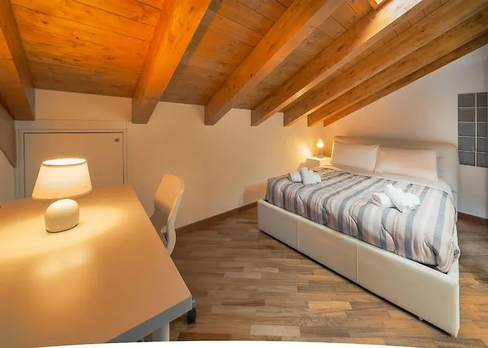 Ampio Quadrilocale Navigli/forum + Free Parking Апартаменты *
