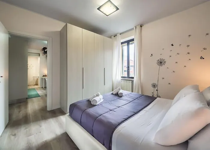 Апартаменты Ampio Quadrilocale Navigli/forum + Free Parking *