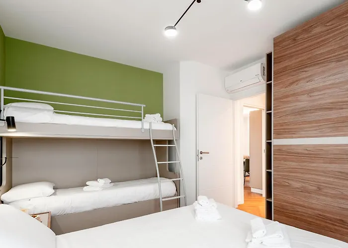 Stayeasy Argelati40 - Penthouse With 2 Bedrooms, 2 Bathrooms And Terrace - Navigli * מילאנו