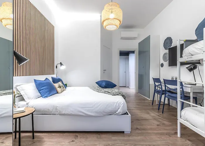 Stayeasy Quadronno33 - 3 Bedrooms, 2 Baths - Duomo Walking Distance Apartment