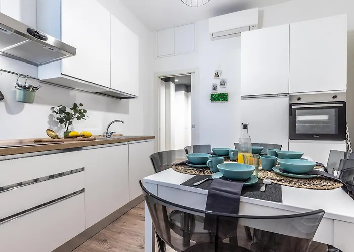 Apartment Stayeasy Quadronno33 - 3 Bedrooms, 2 Baths - Duomo Walking Distance Mailand
