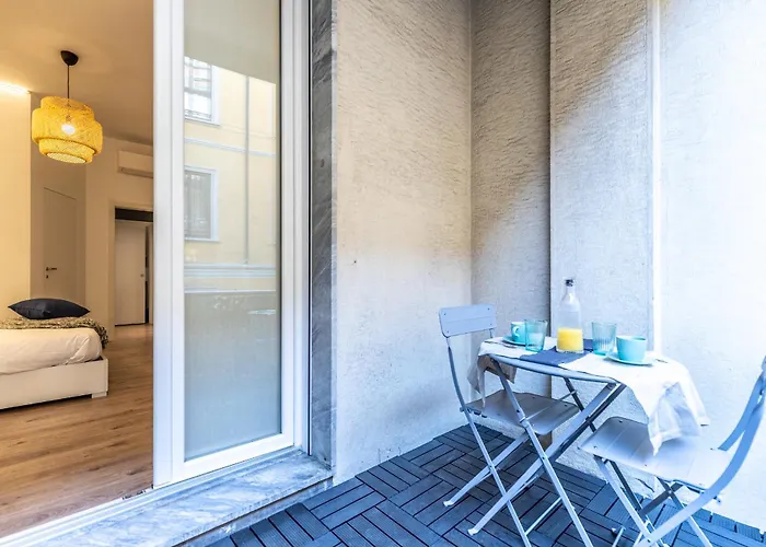 Stayeasy Quadronno33 - 3 Bedrooms, 2 Baths - Duomo Walking Distance Apartment *
