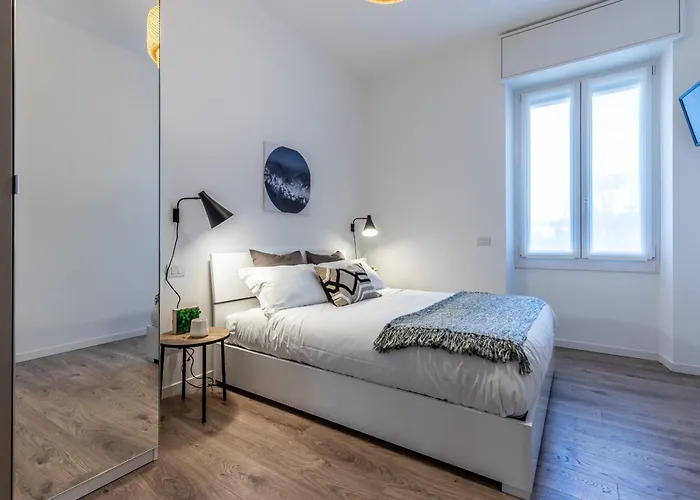 Stayeasy Quadronno33 - 3 Bedrooms, 2 Baths - Duomo Walking Distance Apartment Mailand