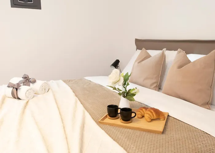 Ihost - Simonetta 7 * Milão