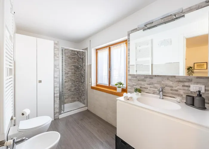Bocconi's Nest - Close To Duomo With Terrace Apartment